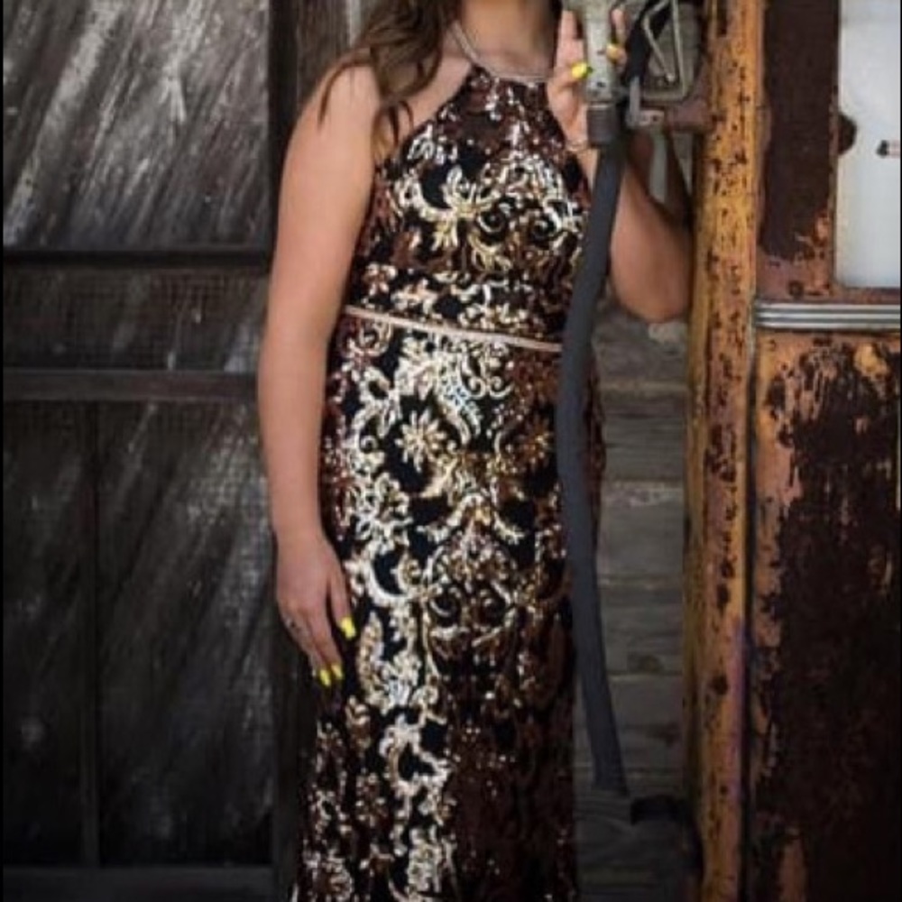 Elizabeth Heartley Couture prom dress size 8